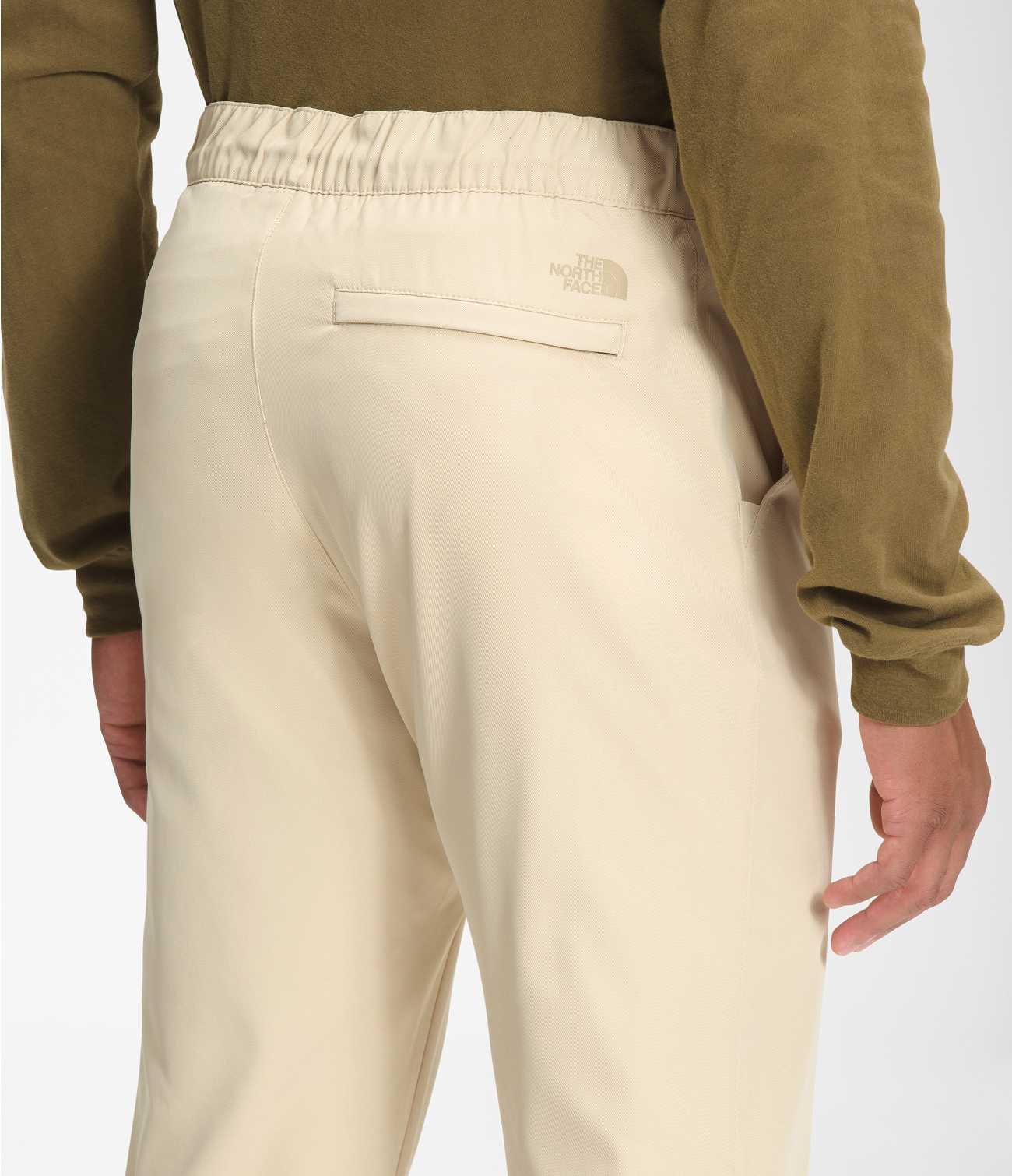 MEN'S STANDARD TAPERED PANT, The North Face