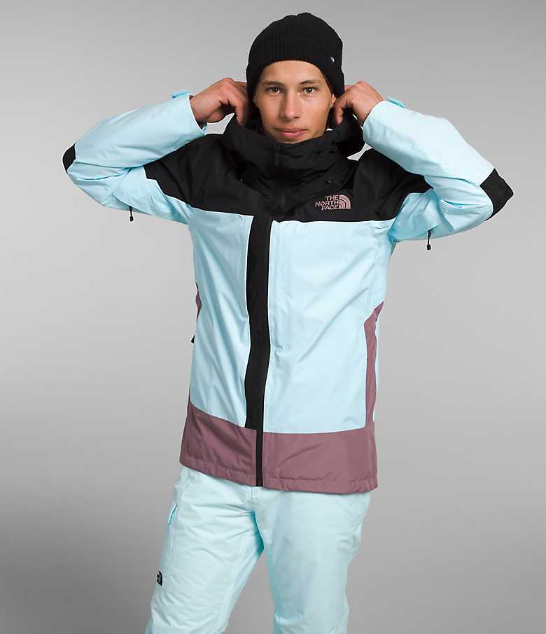 https://images.thenorthface.com/is/image/TheNorthFace/NF0A7WYE_I0S_hero?wid=780&hei=906&fmt=jpeg&qlt=50&resMode=sharp2&op_usm=0.9,1.0,8,0