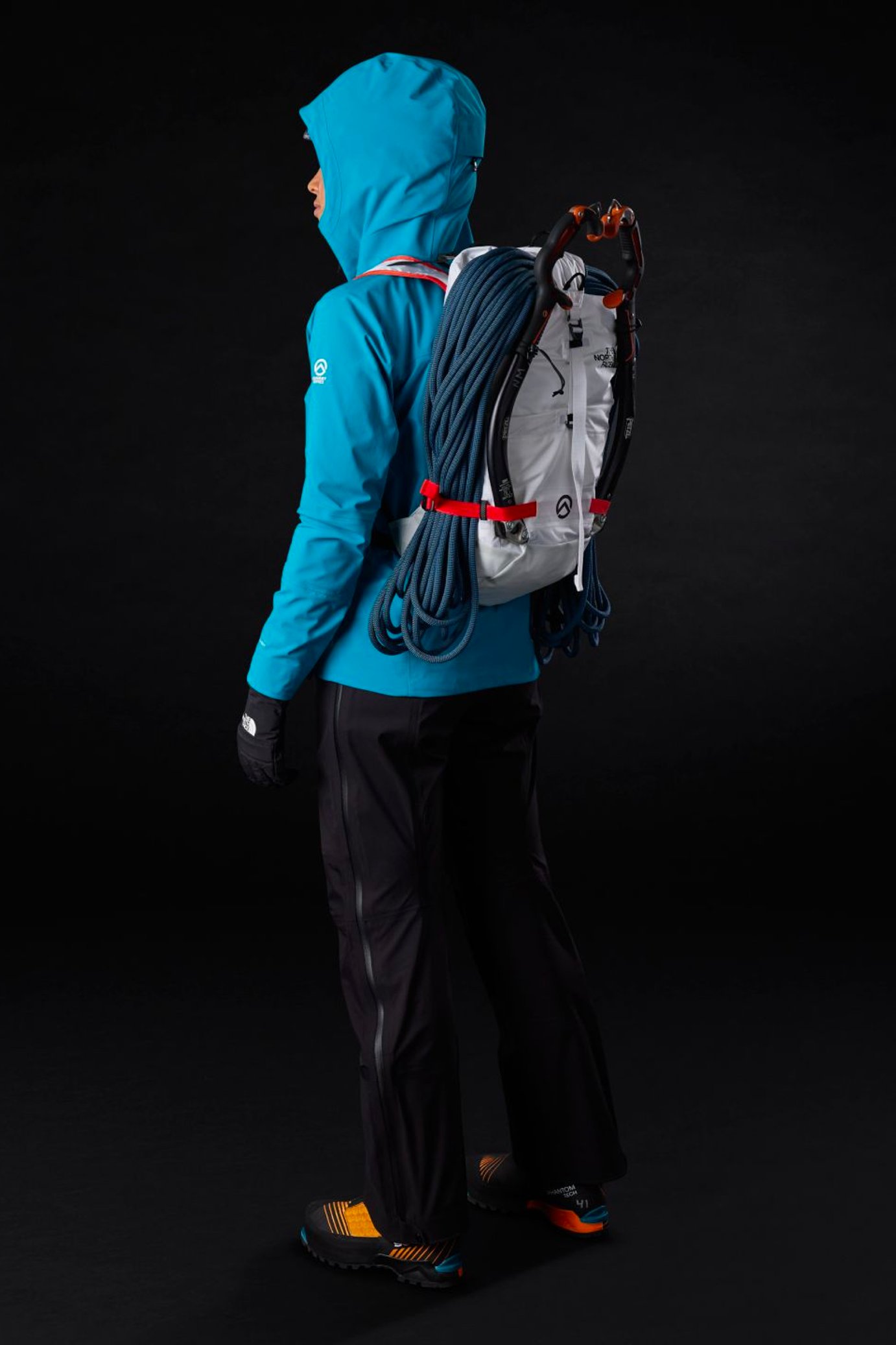 Studio shot of the Men’s Phantom 38 from The North Face.