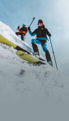 Neige. Skis piste homme : notre sélection de matériel à découvrir durant  les soldes